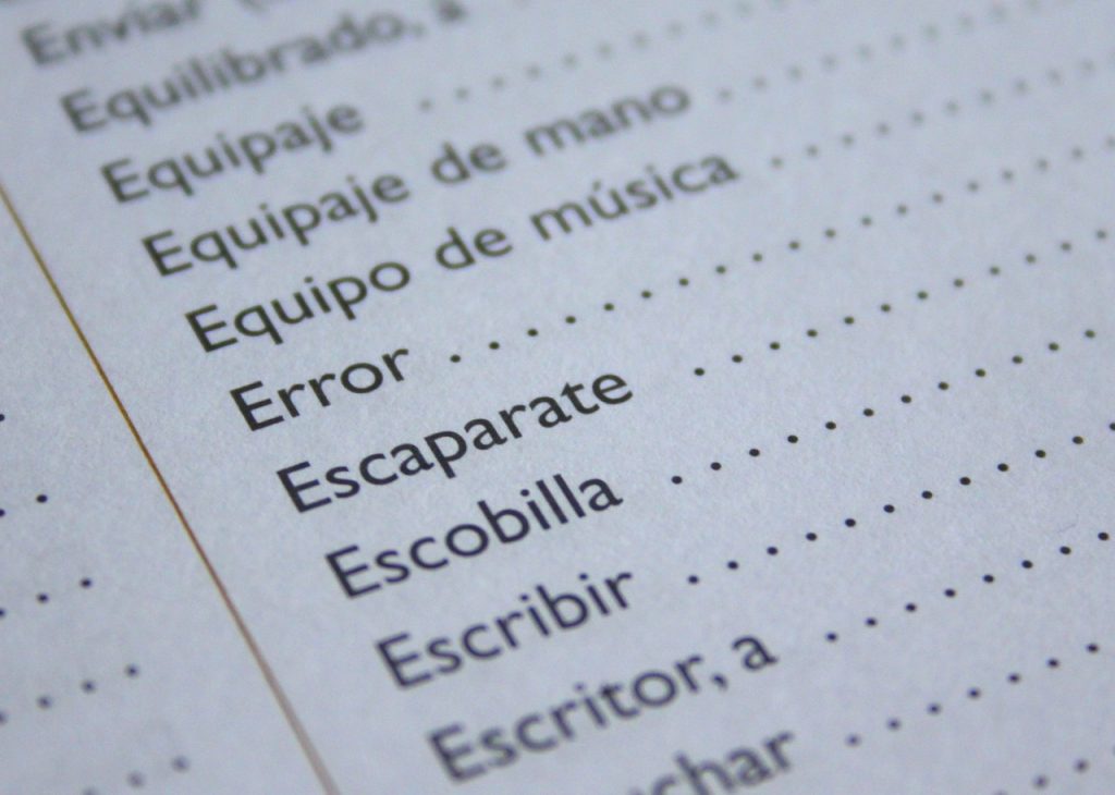 página de livro com expressões em espanhol