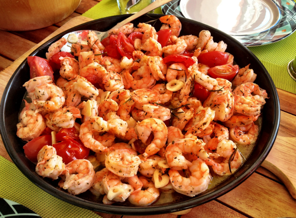 Camarões no prato